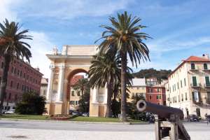 Xtrallusion photo gallery of Italy. Photos, pictures, images and photographs of the Italian Rivieras, the Italian Lakes, the Italian Alps, the Cinque Terre, the Amalfi coast and some of the most beautiful corners of Italy. Plus photos of Italian cities such as Pisa, Milan, Genoa and Rome.